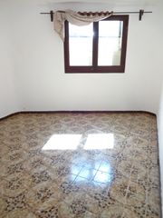 Pis a Carrer de sant crispí 5. Calle sant crispí junto metro l-5 teixonera