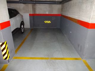 Aparcament cotxe a Passeig Maragall 319