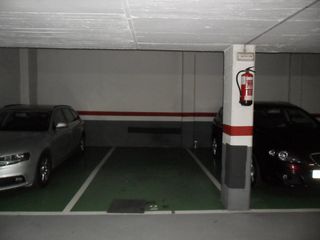Lloguer Aparcament cotxe  Carrer del greco 16. Pk coche grande sótano 1º