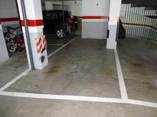 Aparcament cotxe a Carrer de l'Escultor Llimona 22