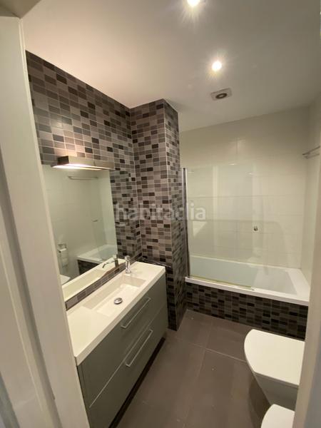 Foto 0b4e200e-b267-4461-8d3e-d47513f13cbc. Casa adossada a carrer de gurrea 29 a Centre Sabadell