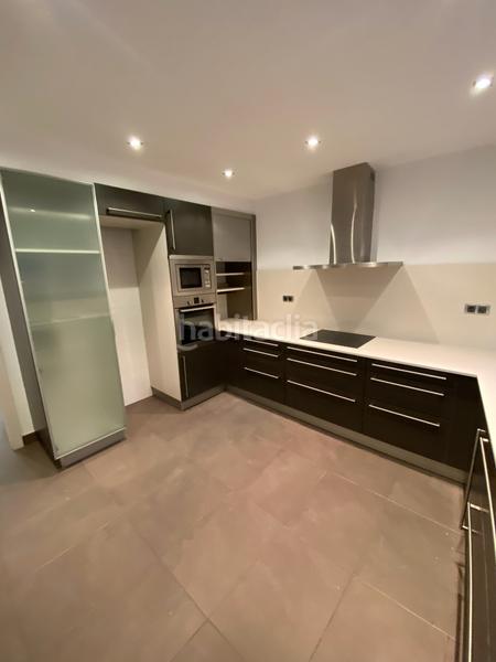 Foto c576b7ea-46fb-4ba9-8875-756fca6822ff. Casa adossada a carrer de gurrea 29 a Centre Sabadell