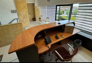 Rent Office space  Carrer domènech i montaner. Amplias oficinas amuebladas
