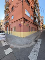 Etagenwohnung in Carrer del mont blanc 57. Particular vendo piso planta baja reformado
