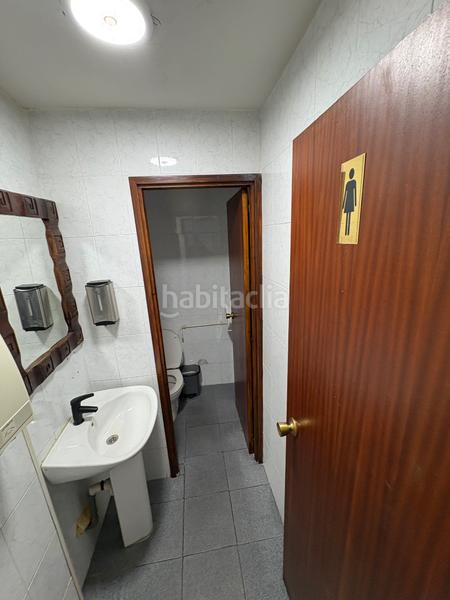 Foto 10416562-9dcb-4c80-80b2-22bdf9e4fa70. Pas-de-porte local commercial dans carrer d'alfons sala 18 dans Sabadell