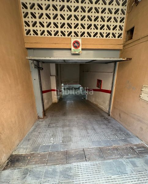 Foto 4db00185-403a-42a8-b83d-0f6b444fd7bb. Miete motorradparkplatz in carrer de casanovas i bosch 57 in Sabadell
