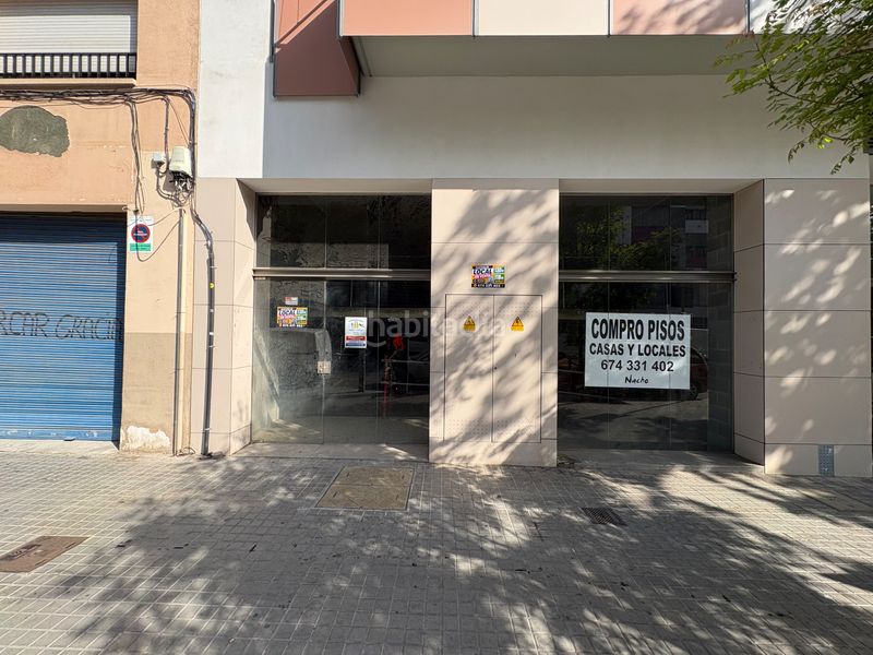 Foto ebe13c22-741a-44ca-bef0-76259d082c73. Local comercial a passeig del comerç 10 a Eixample Sabadell