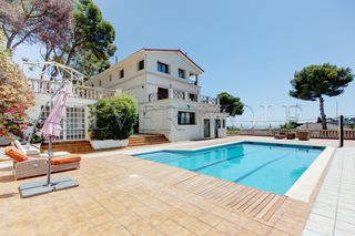 Casa  336. Elegancia en montemar