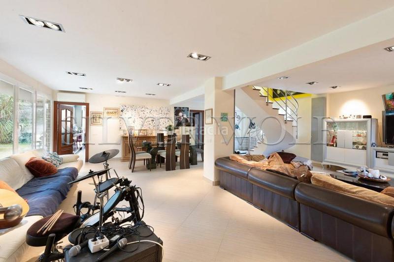 Foto 75b4a6d6-c17e-4c47-8afa-1456031a7d30. House with heating parking pool in El Poal Castelldefels