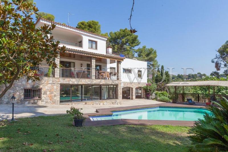 Foto 740f7eef-a123-430c-be7a-97baa1c5fe3f. Maison avec chauffage parking piscine dans Bellamar Castelldefels