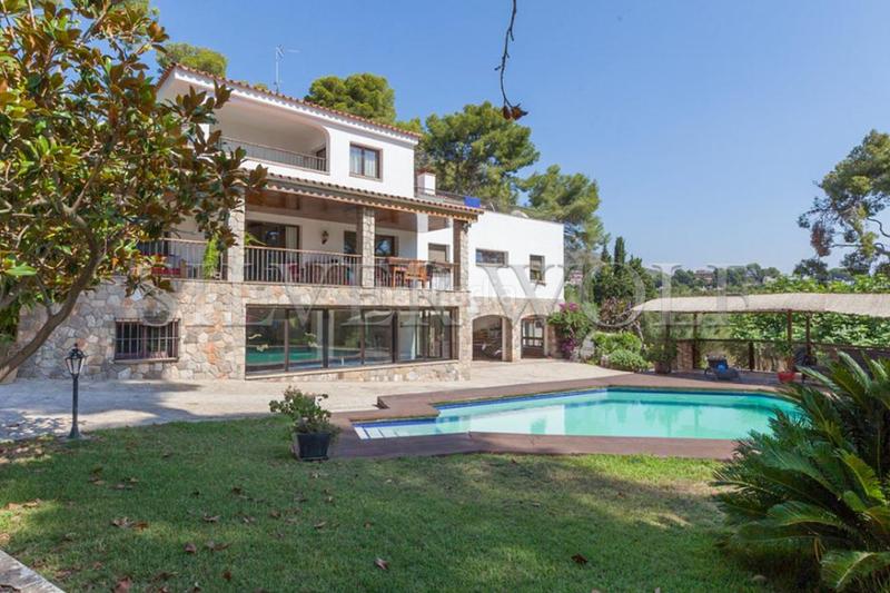 Foto 84c4a21f-8811-4867-967c-b4145065bd42. Maison avec chauffage parking piscine dans Bellamar Castelldefels