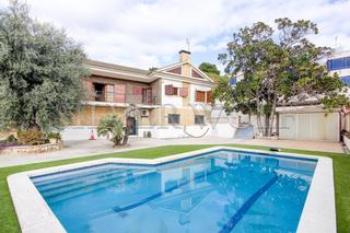 Maison à Tiana. Dos en uno