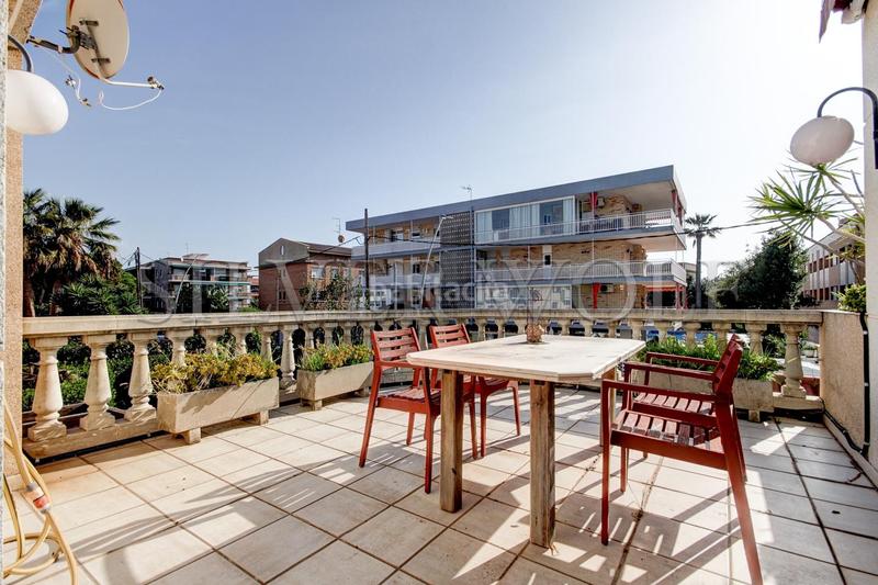 Foto 8028f982-4de1-442b-bc7e-a7ed0c72572d. Maison avec chauffage parking piscine dans Lluminetes Castelldefels