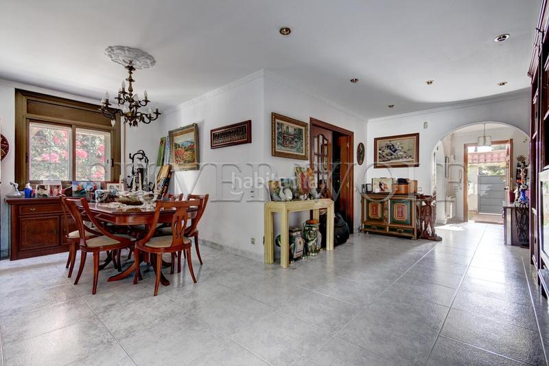 Foto 86c93d6d-2c16-4cea-a3f8-63ab14778784. Maison avec chauffage parking piscine dans Lluminetes Castelldefels