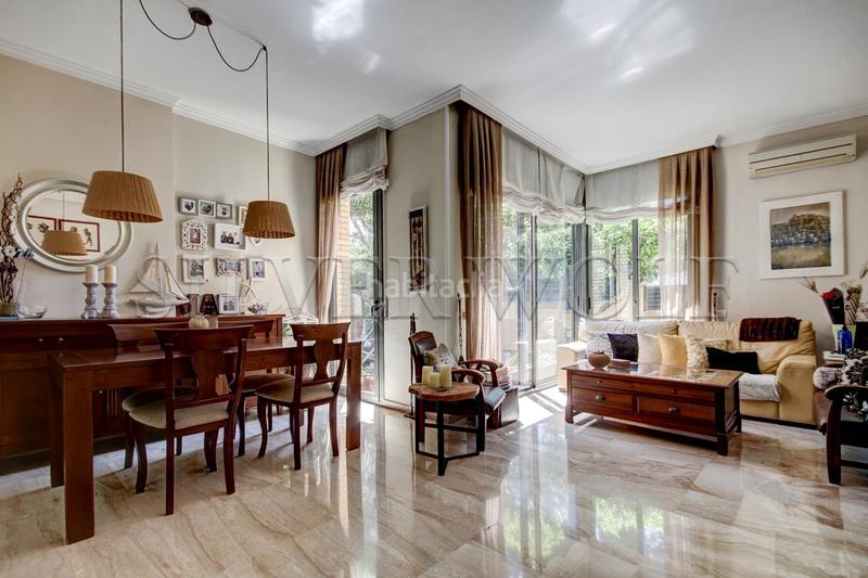 Foto 8bfaf3a3-b7b9-472a-a62f-6a7d47a619ed. Casa adossada amb calefacció aparcament a Montmar Castelldefels