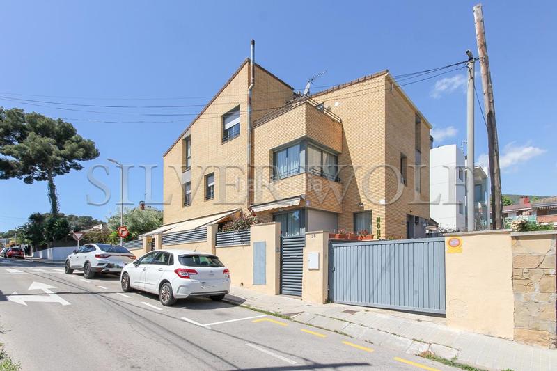 Foto 9f377425-9448-4e4f-b67b-b1611ad27aae. Casa adossada amb calefacció aparcament a Montmar Castelldefels