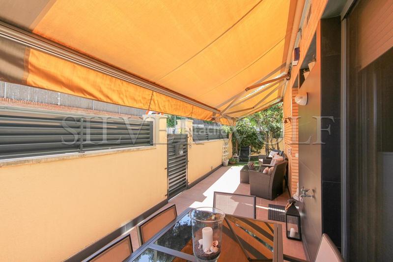 Foto a46f9e81-c3ad-487c-9d7b-d99bfbf76a3a. Casa adossada amb calefacció aparcament a Montmar Castelldefels