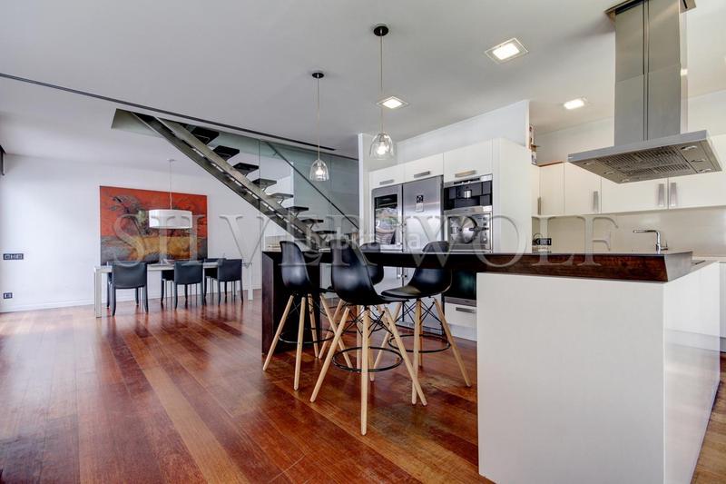 Foto 20deeb28-b4b5-4ecc-9b80-df15c2be8e60. Maison avec chauffage parking piscine dans Lluminetes Castelldefels