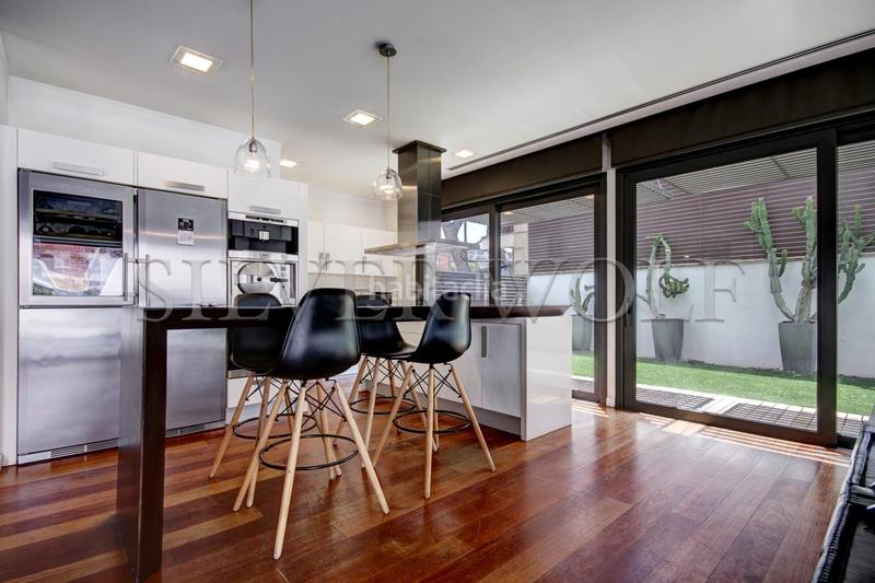 Foto 9ca7c88c-37f2-4288-b741-413a2ca3fefd. Maison avec chauffage parking piscine dans Lluminetes Castelldefels