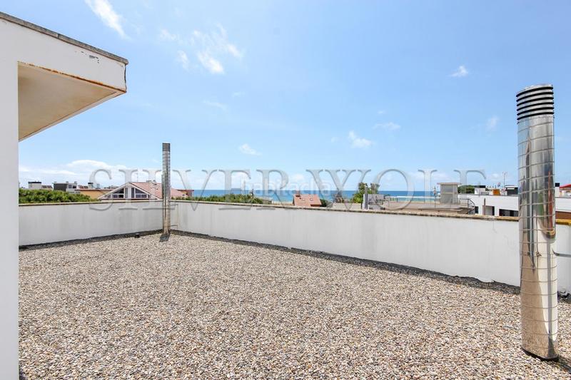 Foto 17786128-3be4-45bd-ac8e-277e1efda058. Casa con riscaldamento parcheggio piscina in Lluminetes Castelldefels