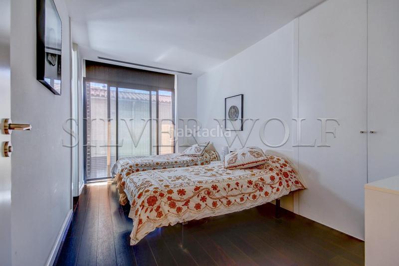 Foto ca2cd9c5-324c-4df5-98cf-6f00672d7558. Casa con riscaldamento parcheggio piscina in Lluminetes Castelldefels