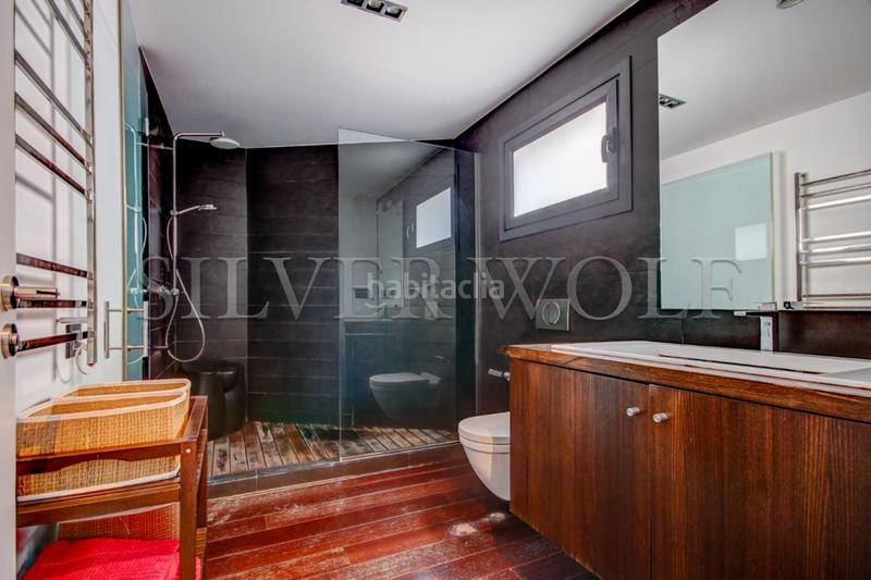 Foto fe4e2637-cb08-451e-8b77-b217afd160a5. Casa con riscaldamento parcheggio piscina in Lluminetes Castelldefels