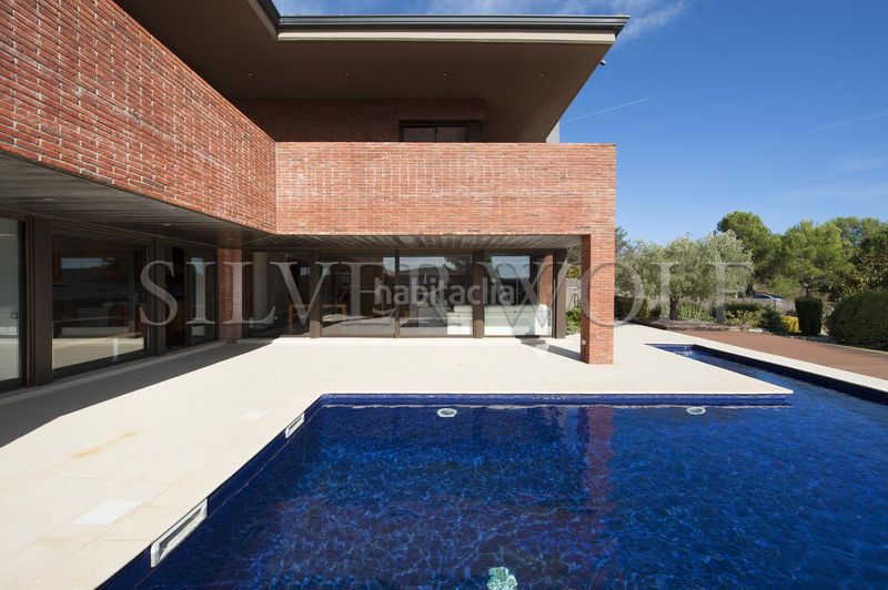 Foto 168a6ab3-0c9c-43ca-9329-e10a982acfc2. Casa amb calefacció aparcament piscina a Begues