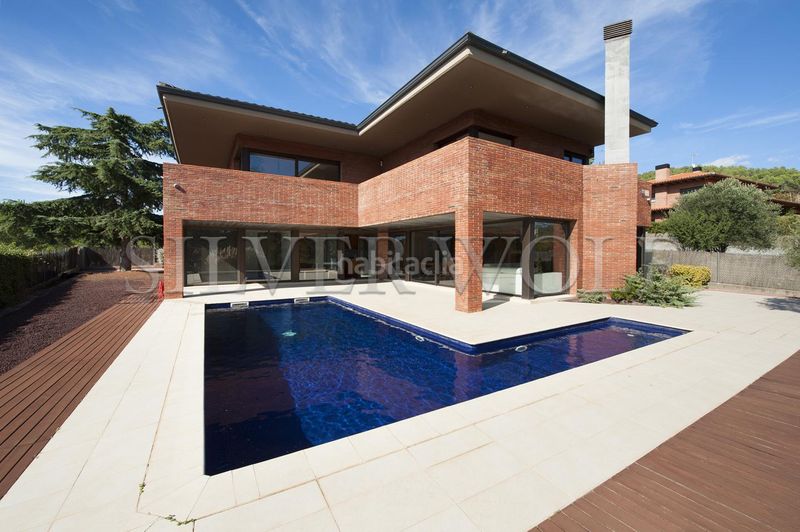 Foto 22aecc13-2e3d-44ca-80aa-46134ab02934. Casa amb calefacció aparcament piscina a Begues