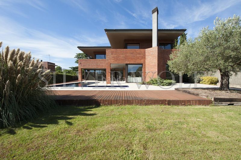 Foto d0244b20-9d3d-4944-a935-b1656ed0c324. Casa amb calefacció aparcament piscina a Begues