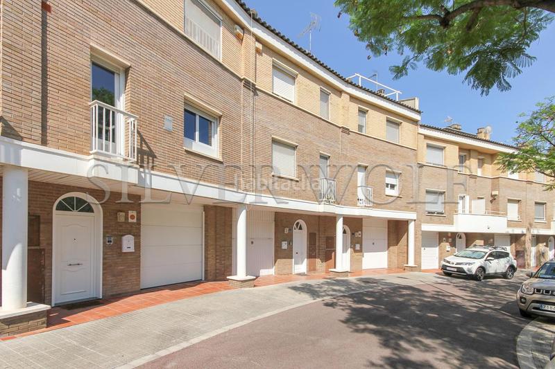 Foto 38eaa2b8-2574-40f2-b6c3-49c56976c832. Casa a schiera con riscaldamento parcheggio in Torrent Ballester Viladecans