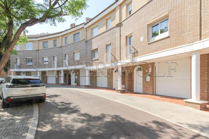 Foto 68fe9d53-5f57-4341-a527-0098f419a873. Casa a schiera con riscaldamento parcheggio in Torrent Ballester Viladecans