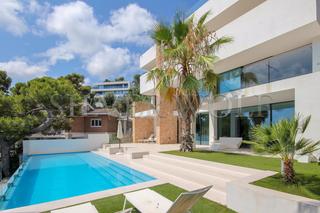 Haus  Can vinyes. Diamante azul