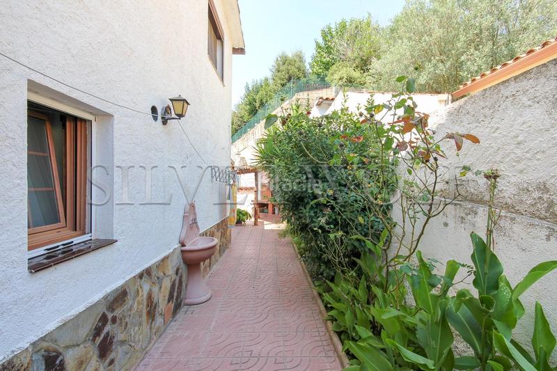 Foto 493ac47f-bfda-4b98-a54e-867ee2bc2da4. Maison avec chauffage parking piscine dans Vilanova del Vallès