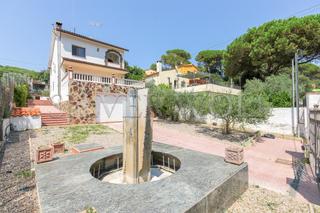 Maison  Camí de can nadal. Paz y armonia