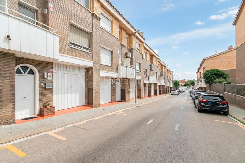 Foto eb5aaec5-a234-4755-bb3b-98016a662f62. Casa adosada adosada pero única en Torrent Ballester Viladecans