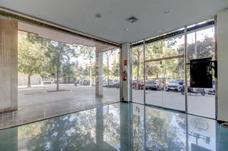 Location Local commercial  Josep tarradellas. Alquiler de local comercial