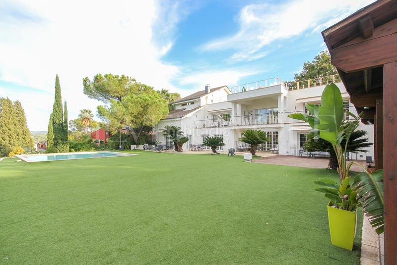 Foto 158be46a-a9f3-45e1-b125-1b0e8d0218df. Casa amb calefacció aparcament piscina a Valldoreix Sant Cugat del Vallès