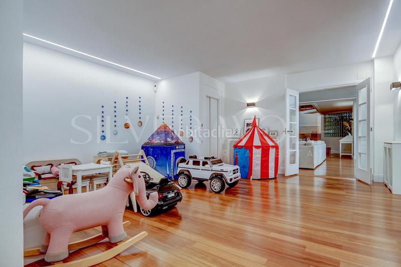 Foto 56e2b87d-b939-4839-819f-c006460e59de. Casa amb calefacció aparcament piscina a Valldoreix Sant Cugat del Vallès