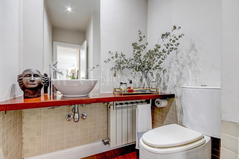 Foto 5800aa03-54db-4b28-8c1a-944ae8c18067. Casa amb calefacció aparcament piscina a Valldoreix Sant Cugat del Vallès