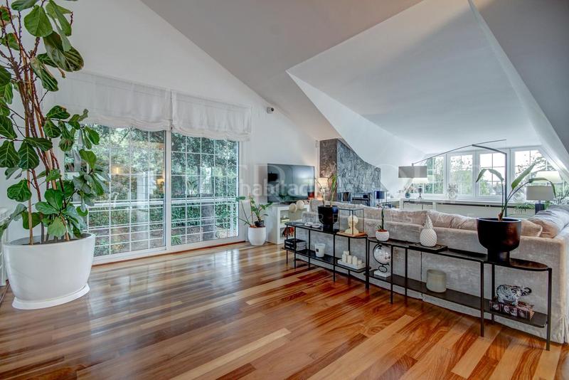 Foto 5ccf5bb2-f011-459d-9388-696dc8265372. Casa amb calefacció aparcament piscina a Valldoreix Sant Cugat del Vallès