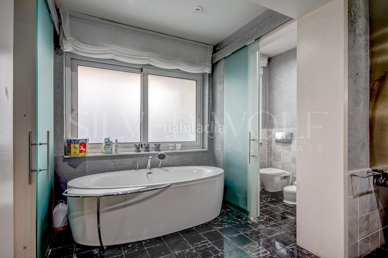 Foto 7fa5d231-1f31-46b4-a4ba-7b70d0bfbfb6. Casa amb calefacció aparcament piscina a Valldoreix Sant Cugat del Vallès