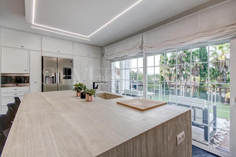 Foto 872d81c9-b2d0-4983-ade3-f07a64850390. Casa amb calefacció aparcament piscina a Valldoreix Sant Cugat del Vallès