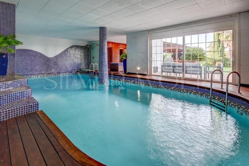 Foto 8e4e03a8-6496-4861-8c10-b24e4f51f88d. Casa amb calefacció aparcament piscina a Valldoreix Sant Cugat del Vallès
