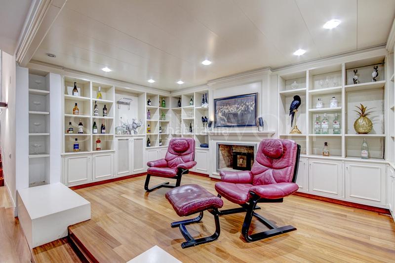 Foto bbd723d2-a836-48b9-b154-4c2ab7aa4f53. Casa amb calefacció aparcament piscina a Valldoreix Sant Cugat del Vallès