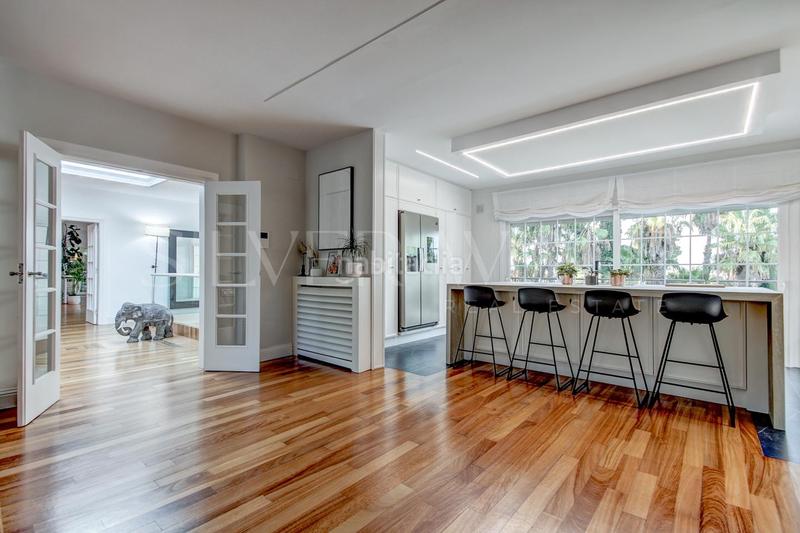 Foto c32f4a27-ec25-4194-9977-5dea520679e9. Casa amb calefacció aparcament piscina a Valldoreix Sant Cugat del Vallès