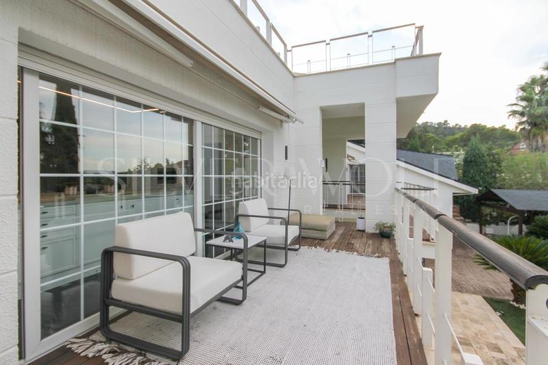 Foto cd5993a4-9bbc-4044-80b8-4f39b349c18f. Casa amb calefacció aparcament piscina a Valldoreix Sant Cugat del Vallès