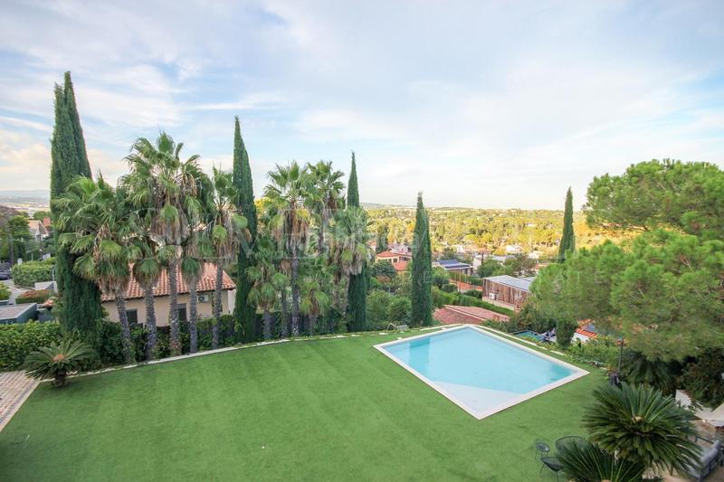 Foto d7e99b17-bf1a-4c74-81ff-b20a531e4b9c. Casa amb calefacció aparcament piscina a Valldoreix Sant Cugat del Vallès