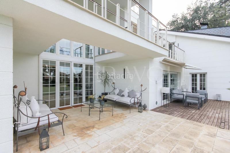 Foto e20a11d3-6eb5-42d8-bee6-9d9f6a52ce54. Casa amb calefacció aparcament piscina a Valldoreix Sant Cugat del Vallès