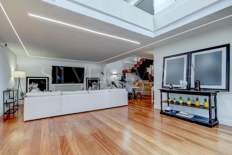 Foto fee1c030-d3a0-44fc-8074-200dd26eb4b7. Casa amb calefacció aparcament piscina a Valldoreix Sant Cugat del Vallès