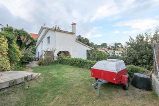 Casa  Carrer josep pla. Paz y armonia